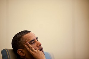 800px-Barack_Obama_in_the_Oval_Office,_April_2010